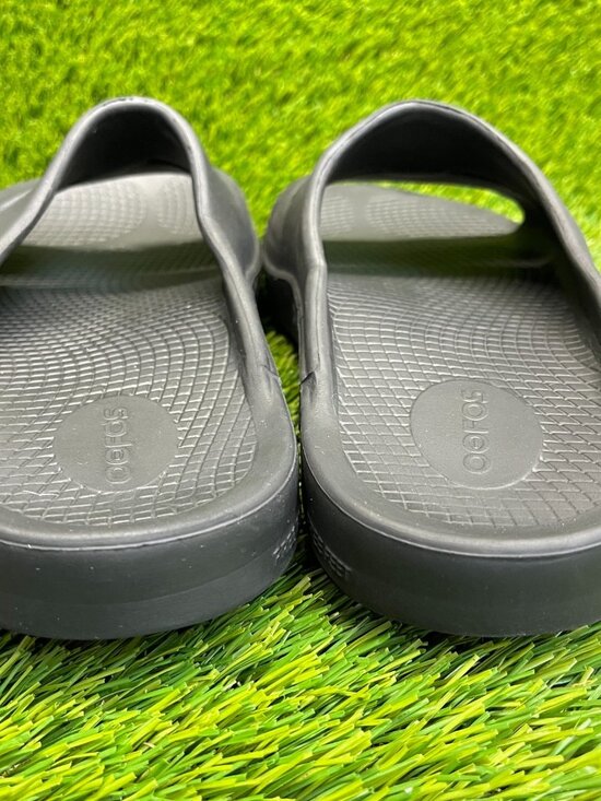 Oofos OOahh Mens Size 8 All Black Beach Walking Outdoor Recovery Slide Sandals main image 5
